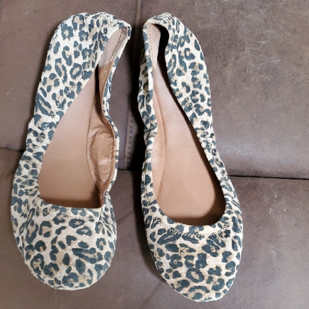 CURATED BY RUA'H KIBRIYA: 11B Leopard Print Rounded-Tor Ballet Flats